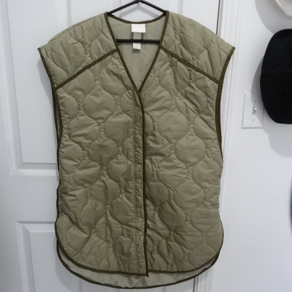 *NWOT* H&M Quilted Liner Lightweight Padded Vest, Sage Green, Size XS/S